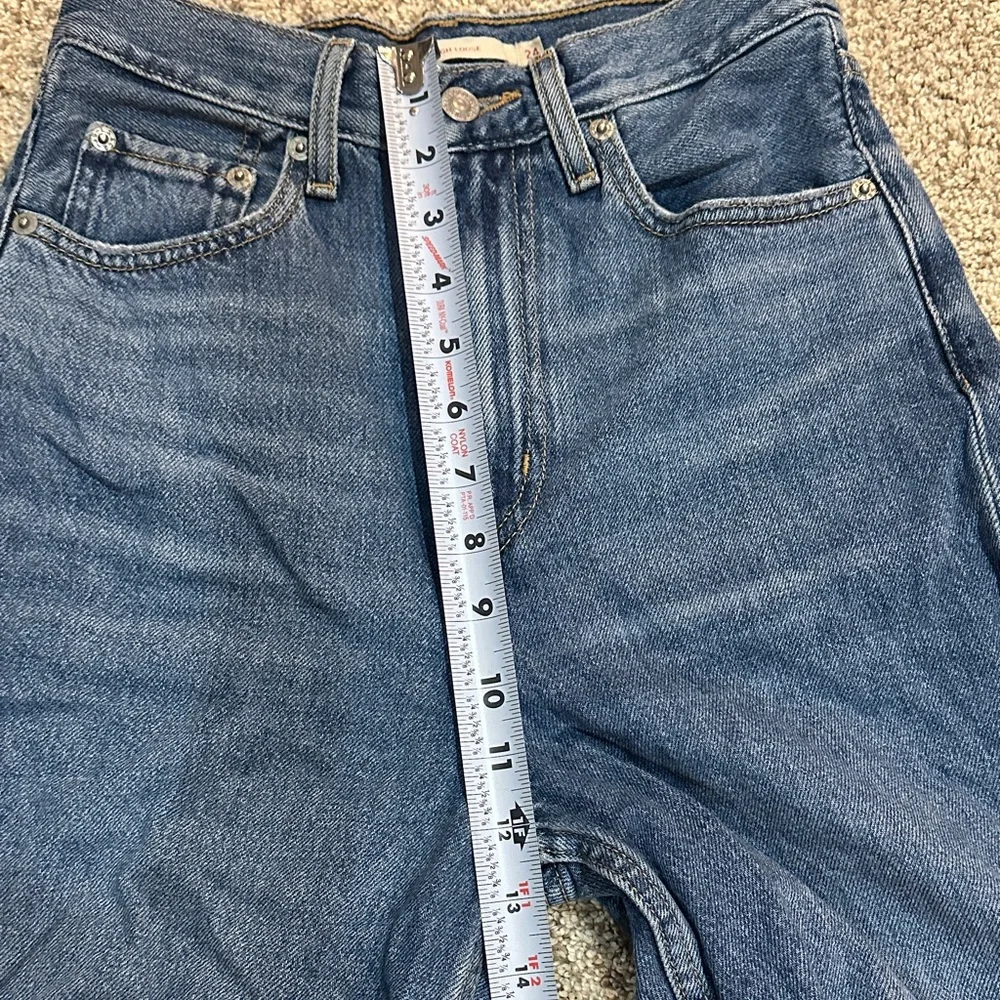 Levi Strauss Distressed Women Jeans - Picture 4 of 7